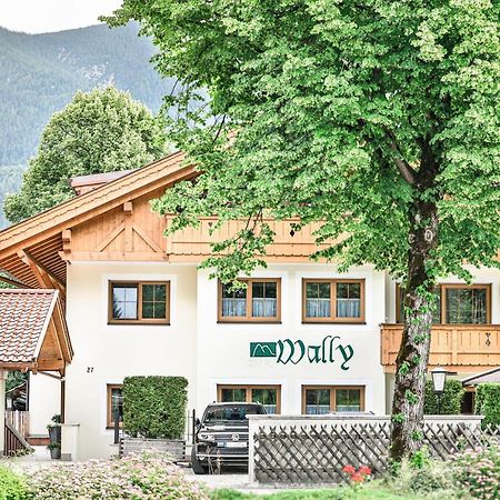 Ferienwohnungen "Zur Wally" Garmisch-Partenkirchen Dış mekan fotoğraf