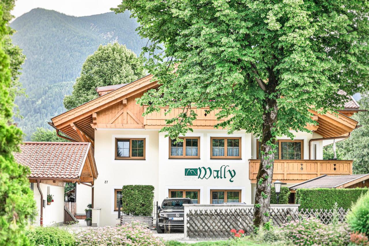 Ferienwohnungen "Zur Wally" Garmisch-Partenkirchen Dış mekan fotoğraf